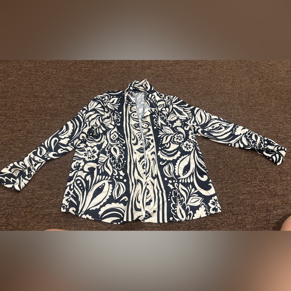 EUC Zara Women's XL Floral Black and White Women's Cardigan Jacket